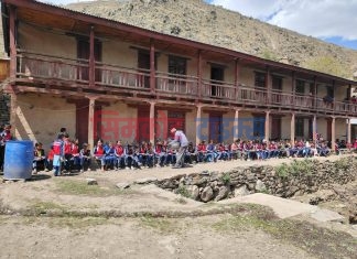 दिवा खाजाले बिधार्थी नियमित नहुने र कक्षा छोड्ने समस्या हट्यो