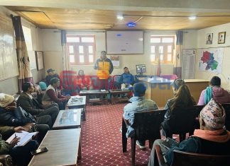 बिज्ञापन बोर्डको टोली हुम्लामा