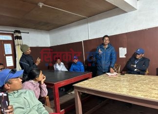कामको चापले नियत नभई भुलवस आफुले हाजिरी गरेको डाक्टर तिवारीको भनाई