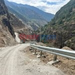 च्याछरा सडकमा सुरक्षाका लागि क्रस व्यारियर निर्माण