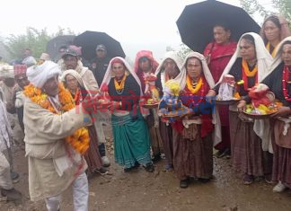 तेह्र वर्षपछि धामीझाँक्री मानसरोवर कैलाशमा