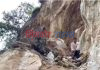 कर्णाली करिडोरको हुम्ला खण्डको छारेमा चट्टान खसेपछि सडक अबरुद्ध